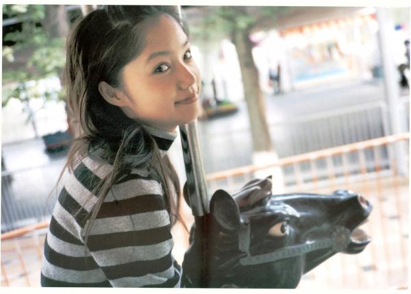    PB写真集_宮崎あおい/宫崎葵 《20TH ANNIVERSARY 「光」》 清新治愈户外写真第53张图片