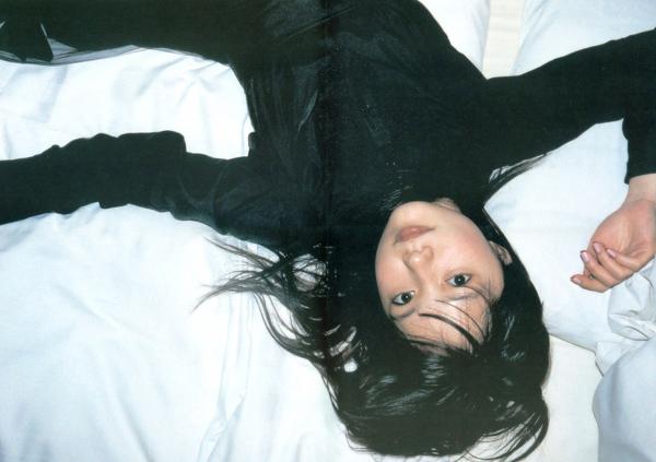    PB写真集_宮崎あおい/宫崎葵 《20TH ANNIVERSARY 「光」》 清新治愈户外写真第77张图片