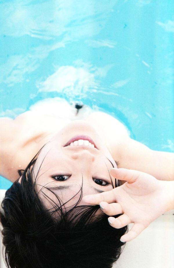    PB写真集_Sayaka Yamamoto 山本彩《みる神》泳池湿身清新比基尼甜美纯欲写真集[144P]第107张图片