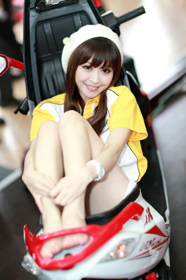    台湾美女倪千凌lucy展会修身短裙美腿福利精选图集第29张图片