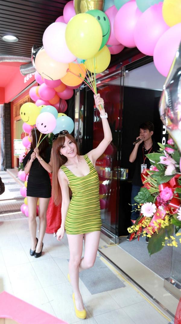    台湾美女倪千凌lucy展会修身短裙美腿福利精选图集第86张图片