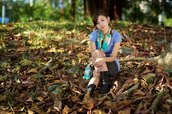    台湾正妹徐玮吟鲔鱼清新外拍写真，草地休闲风格甜美治愈女神合集第24张图片