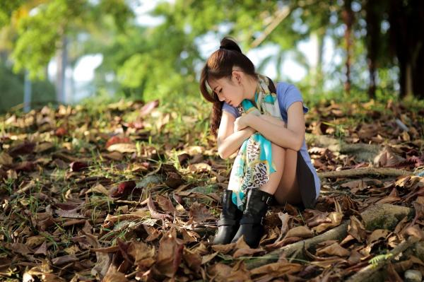    台湾正妹徐玮吟鲔鱼清新外拍写真，草地休闲风格甜美治愈女神合集第57张图片