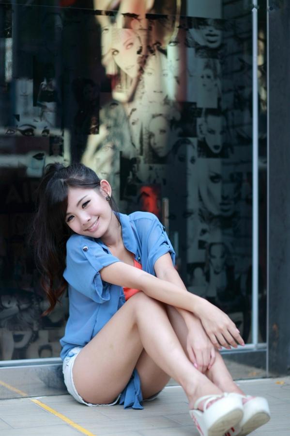    台湾正妹徐玮吟鲔鱼清新外拍写真，草地休闲风格甜美治愈女神合集第88张图片