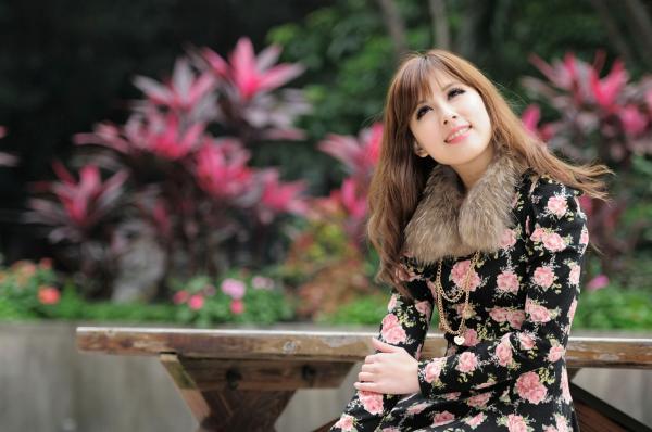    台湾正妹小米Kate su清新户外街拍写真，娇俏可爱女神秀出百变气质穿搭精选图片第5张图片