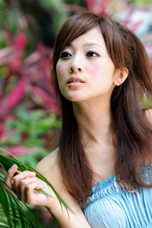   台湾正妹果子Mikako士林官邸清新户外外拍写真，元气少女夏日休闲装扮，纯欲甜美养眼集第32张图片