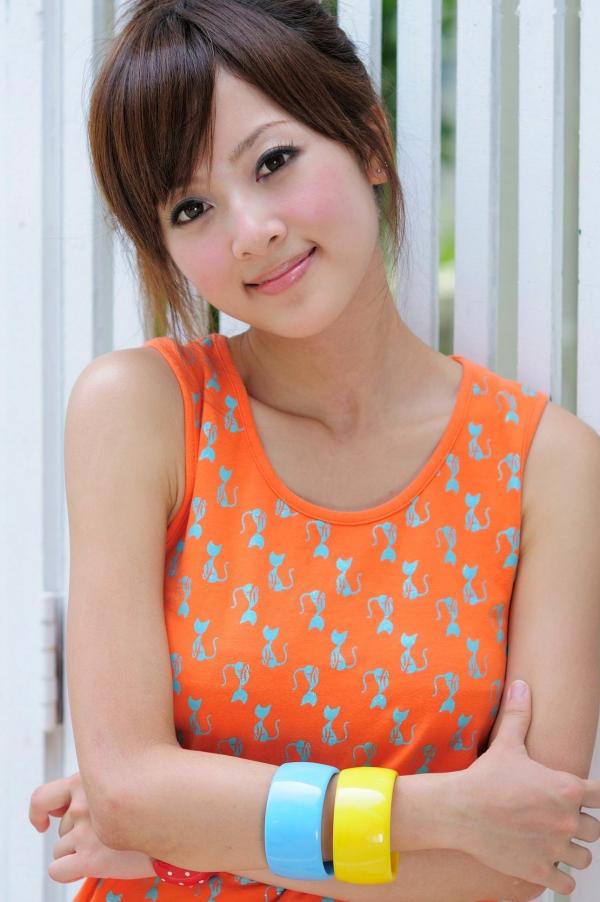    台湾正妹果子Mikako士林官邸清新户外外拍写真，元气少女夏日休闲装扮，纯欲甜美养眼集第40张图片