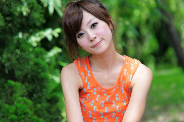    台湾正妹果子Mikako士林官邸清新户外外拍写真，元气少女夏日休闲装扮，纯欲甜美养眼集第49张图片