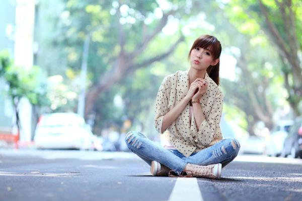    台湾正妹廖挺伶Kila晶晶清新户外写真，运动场街拍尽显修长美腿，邻家女孩甜美活力十足第34张图片