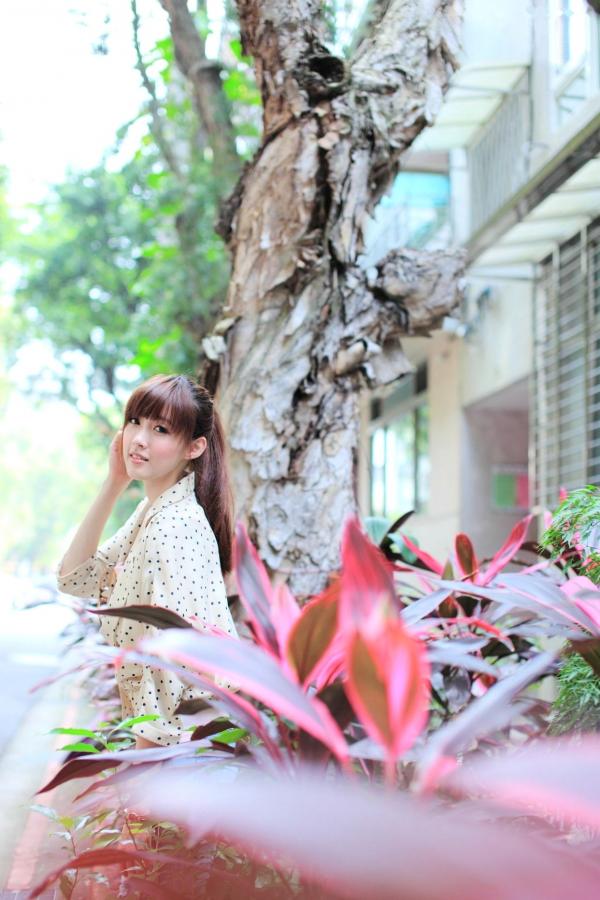    台湾正妹廖挺伶Kila晶晶清新户外写真，运动场街拍尽显修长美腿，邻家女孩甜美活力十足第40张图片
