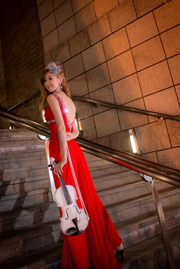   台湾女神金允乔Kila晶晶：浪漫摩天轮夜景婚纱写真清新演绎第20张图片