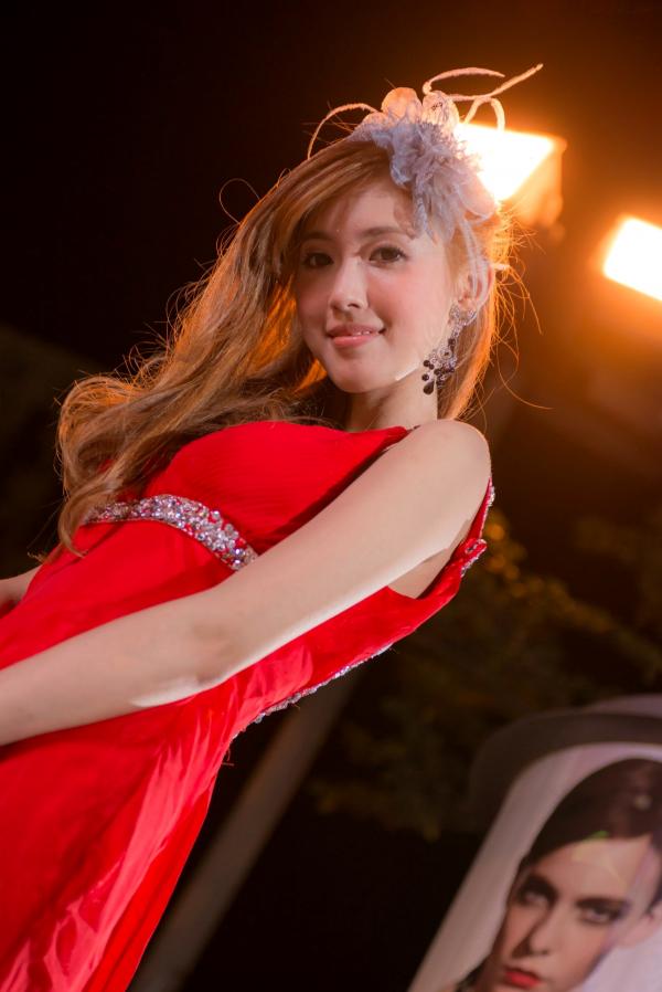    台湾女神金允乔Kila晶晶：浪漫摩天轮夜景婚纱写真清新演绎第41张图片