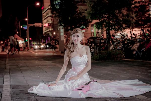    台湾女神金允乔Kila晶晶：浪漫摩天轮夜景婚纱写真清新演绎第44张图片