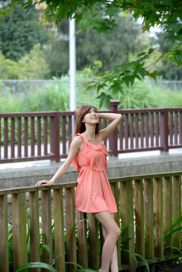    台湾正妹Kila晶晶/廖挺伶清新户外写真，粉色连衣裙甜美外拍，治愈系气质女神第41张图片