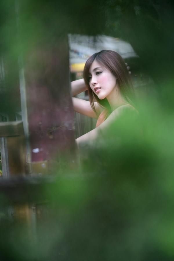    台湾正妹Kila晶晶/廖挺伶清新户外写真，粉色连衣裙甜美外拍，治愈系气质女神第56张图片