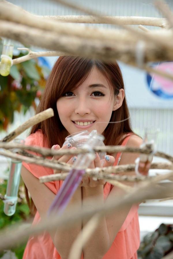    台湾正妹Kila晶晶/廖挺伶清新户外写真，粉色连衣裙甜美外拍，治愈系气质女神第90张图片