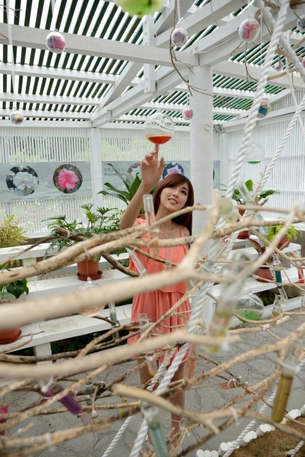    台湾正妹Kila晶晶/廖挺伶清新户外写真，粉色连衣裙甜美外拍，治愈系气质女神第93张图片