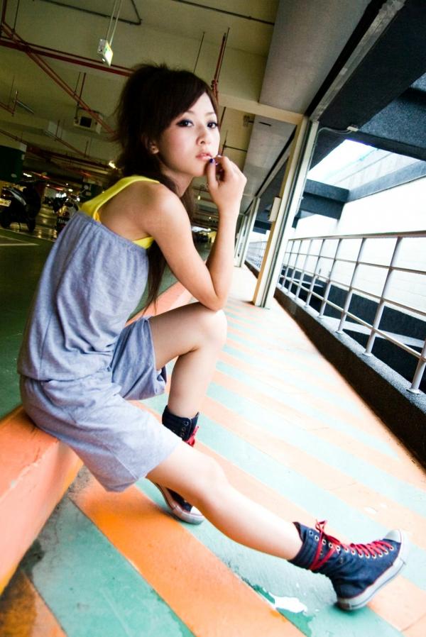    台湾正妹张凯洁果子MM台大外拍第2部 青春校园风格户外街拍写真集第29张图片