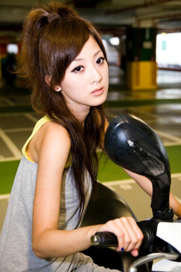    台湾正妹张凯洁果子MM台大外拍第2部 青春校园风格户外街拍写真集第36张图片
