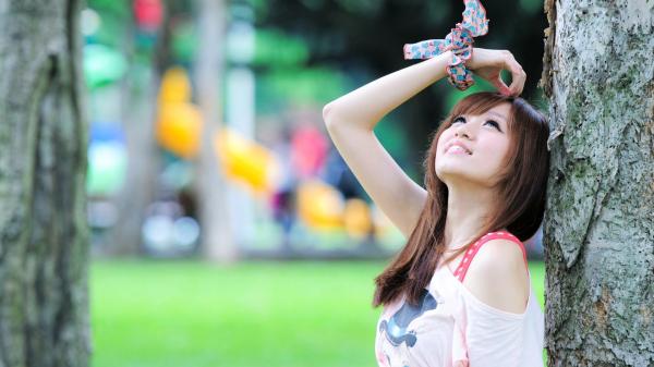    台湾正妹小艾清新甜美户外写真集，治愈系阳光少女街拍，展现自然灵动与青春气质第2张图片