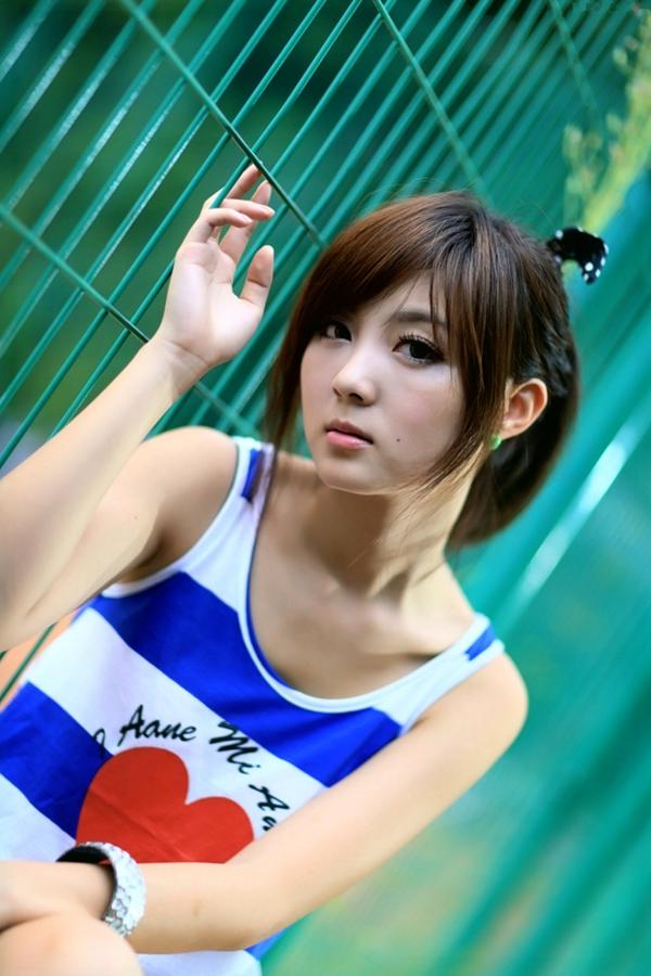    台湾正妹小猪Patty/杨宜轩《居安新村外拍》清新邻家女孩户外街拍写真集第10张图片