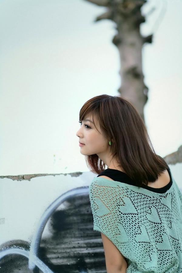    台湾正妹小猪Patty/杨宜轩《居安新村外拍》清新邻家女孩户外街拍写真集第12张图片