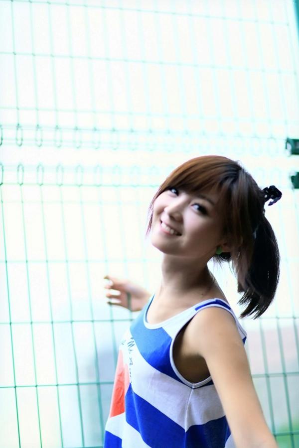    台湾正妹小猪Patty/杨宜轩《居安新村外拍》清新邻家女孩户外街拍写真集第13张图片