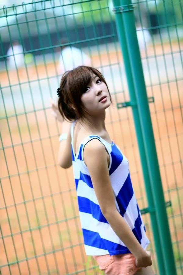    台湾正妹小猪Patty/杨宜轩《居安新村外拍》清新邻家女孩户外街拍写真集第14张图片