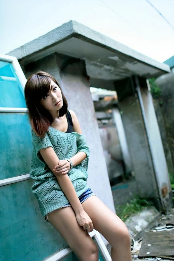    台湾正妹小猪Patty/杨宜轩《居安新村外拍》清新邻家女孩户外街拍写真集第27张图片