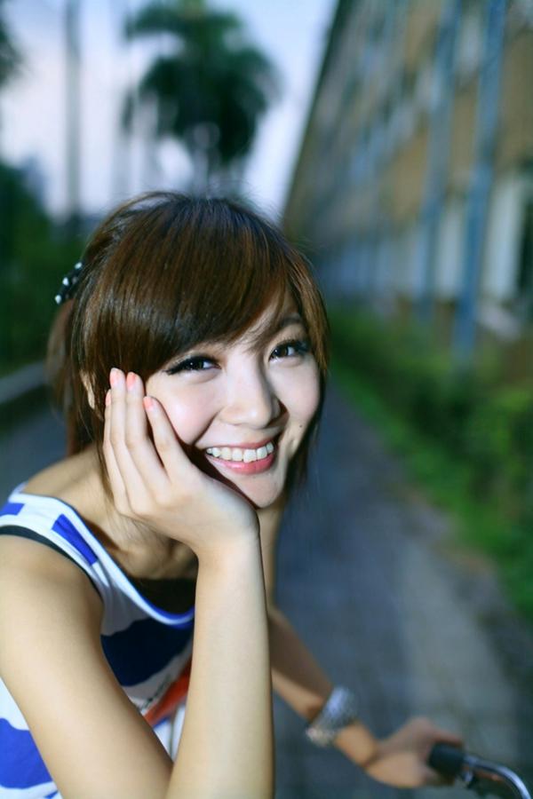    台湾正妹小猪Patty/杨宜轩《居安新村外拍》清新邻家女孩户外街拍写真集第29张图片