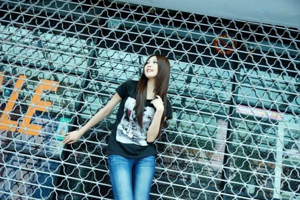    台湾正妹张雅筑Chu《东区商圈外拍》清新街拍写真，甜美邻家气质都市女孩随影第9张图片