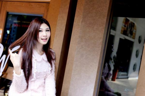    台湾正妹张雅筑Chu《东区商圈外拍》清新街拍写真，甜美邻家气质都市女孩随影第16张图片