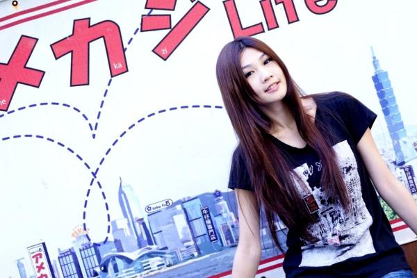   台湾正妹张雅筑Chu《东区商圈外拍》清新街拍写真，甜美邻家气质都市女孩随影第53张图片