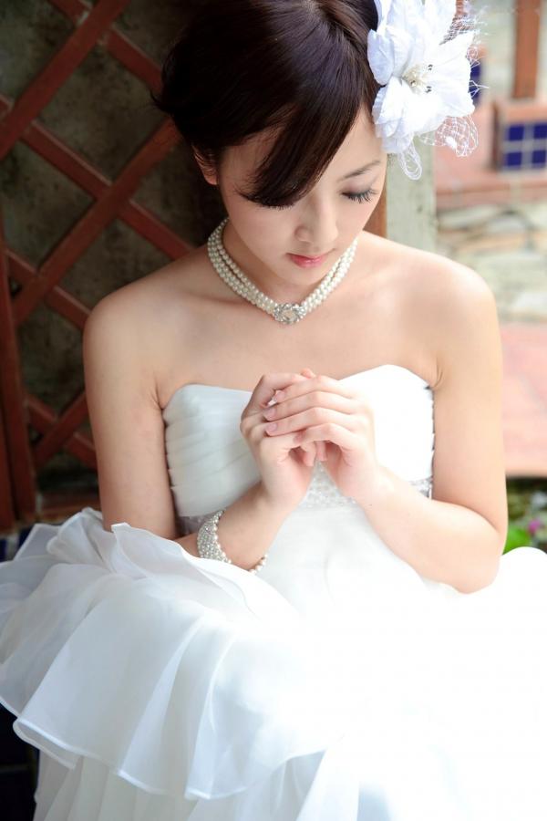    台湾正妹张凯洁/张允霏《日月潭+纸教堂(婚纱)》纯白婚纱写真，唯美户外大片，气质女神清新脱俗第7张图片