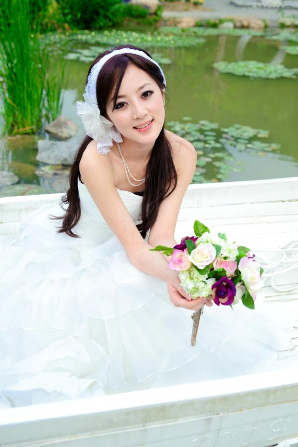    台湾正妹张凯洁/张允霏《日月潭+纸教堂(婚纱)》纯白婚纱写真，唯美户外大片，气质女神清新脱俗第37张图片