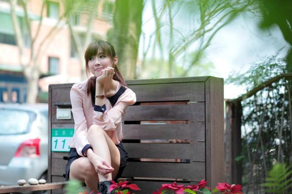    台湾甜美正妹Kila晶晶(金允乔)超短裙清新街拍，户外日常私房写真集第11张图片