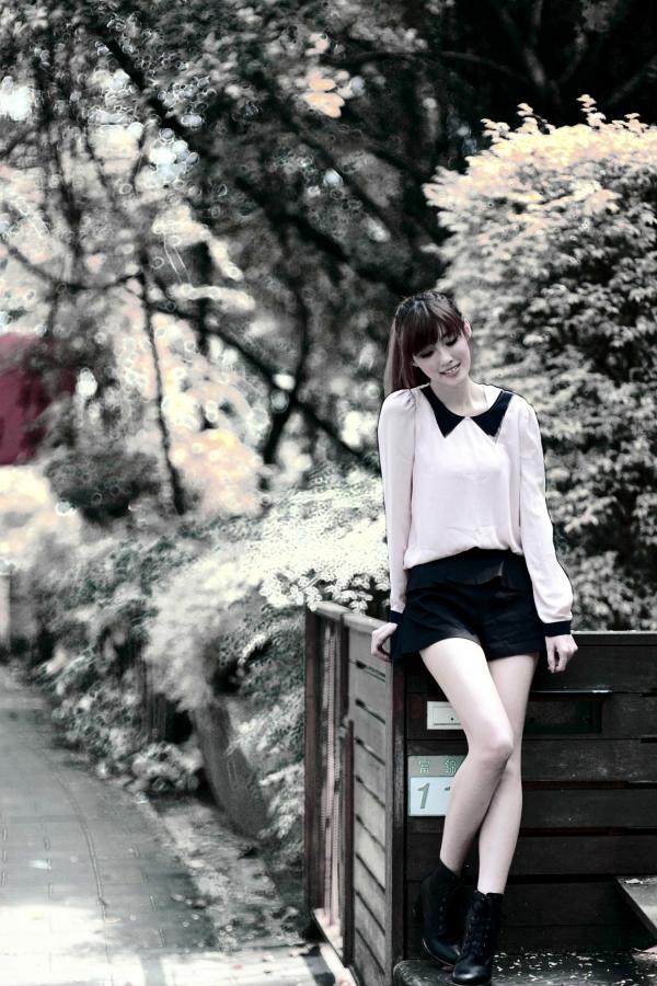    台湾甜美正妹Kila晶晶(金允乔)超短裙清新街拍，户外日常私房写真集第14张图片