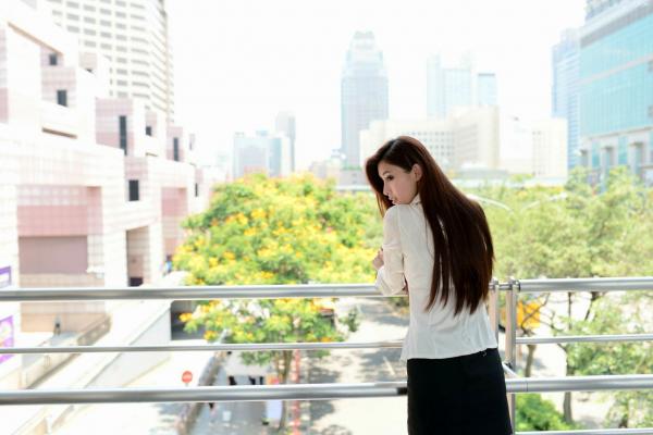    台湾甜美正妹Kila晶晶(金允乔)超短裙清新街拍，户外日常私房写真集第55张图片