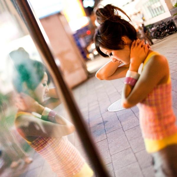    台湾正妹果子MM张允霏夜拍西门町街头时尚写真，甜美清纯展现都市街拍魅力第25张图片
