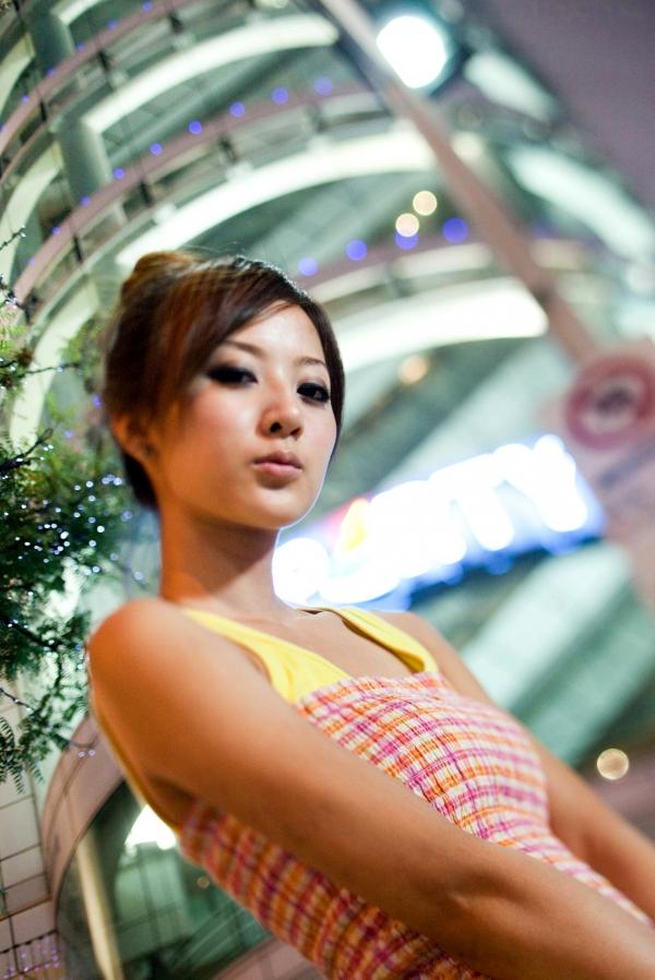    台湾正妹果子MM张允霏夜拍西门町街头时尚写真，甜美清纯展现都市街拍魅力第36张图片