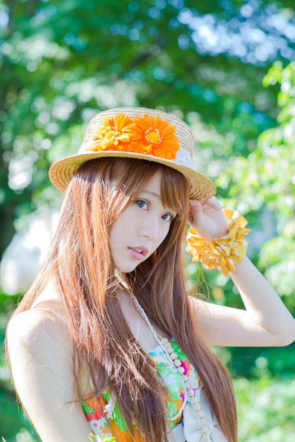    台湾正妹渔瑄邱俞瑄石门水库外拍写真，夏日清新花裙草帽女神清纯美照第2张图片