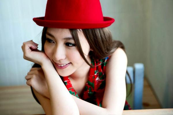    台湾正妹Kimi小步吕思莹《小港老巷街拍》清新甜美街头外拍个人写真集第12张图片