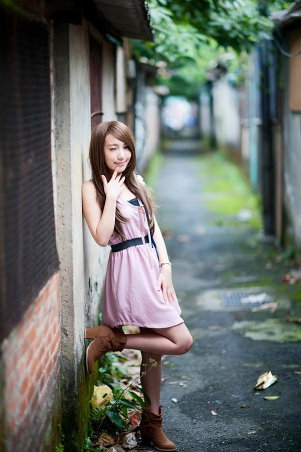    台湾正妹Kimi小步吕思莹《小港老巷街拍》清新甜美街头外拍个人写真集第21张图片