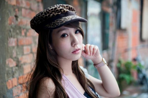    台湾正妹Kimi小步吕思莹《小港老巷街拍》清新甜美街头外拍个人写真集第25张图片