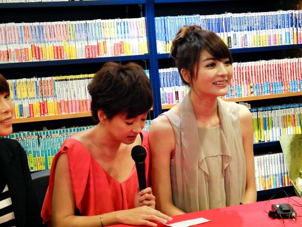    台湾正妹果子MM张允霏《妝漂亮》新书签书会高清活动合集，清新甜美气质名模书店现场写实，尽显女神优雅魅力第5张图片