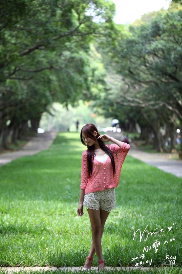   台湾正妹Winnie小雪庄咏惠户外清新私拍：粉色针织装演绎甜美治愈系氧气美女写真第10张图片