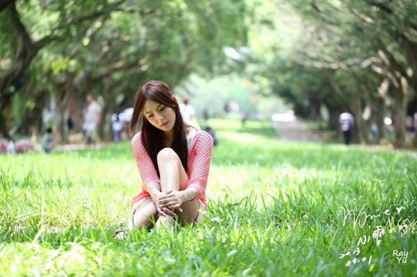    台湾正妹Winnie小雪庄咏惠户外清新私拍：粉色针织装演绎甜美治愈系氧气美女写真第18张图片
