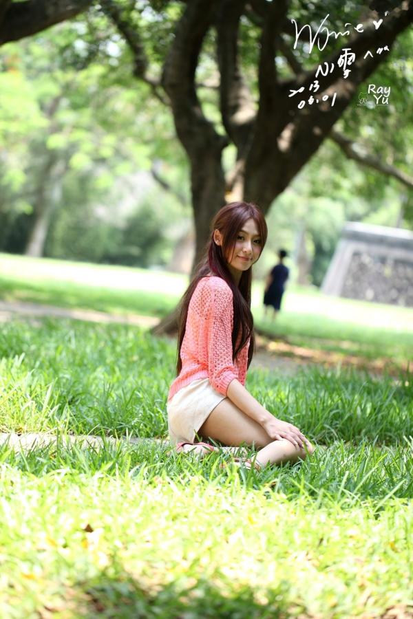    台湾正妹Winnie小雪庄咏惠户外清新私拍：粉色针织装演绎甜美治愈系氧气美女写真第30张图片