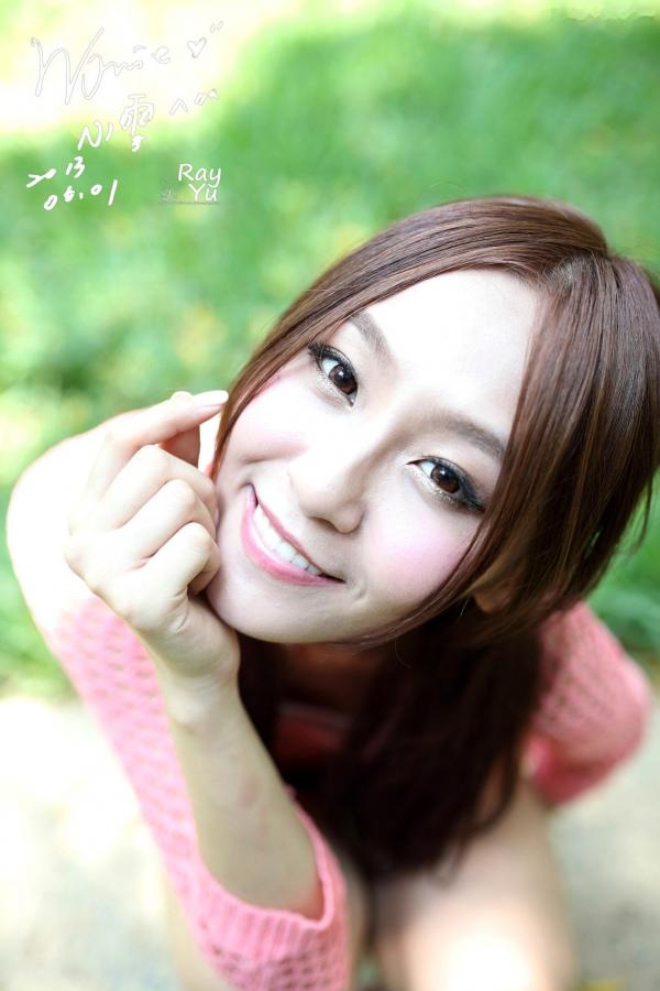    台湾正妹Winnie小雪庄咏惠户外清新私拍：粉色针织装演绎甜美治愈系氧气美女写真第56张图片