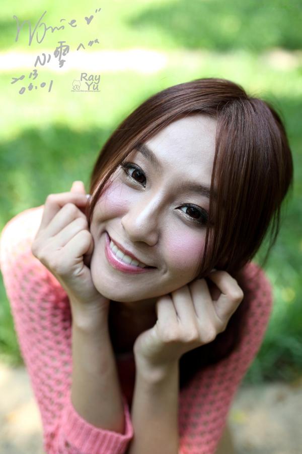    台湾正妹Winnie小雪庄咏惠户外清新私拍：粉色针织装演绎甜美治愈系氧气美女写真第57张图片